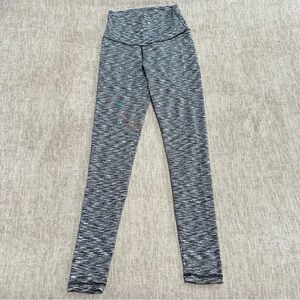 Abs2b Scrunch workout leggings Small S Black and White